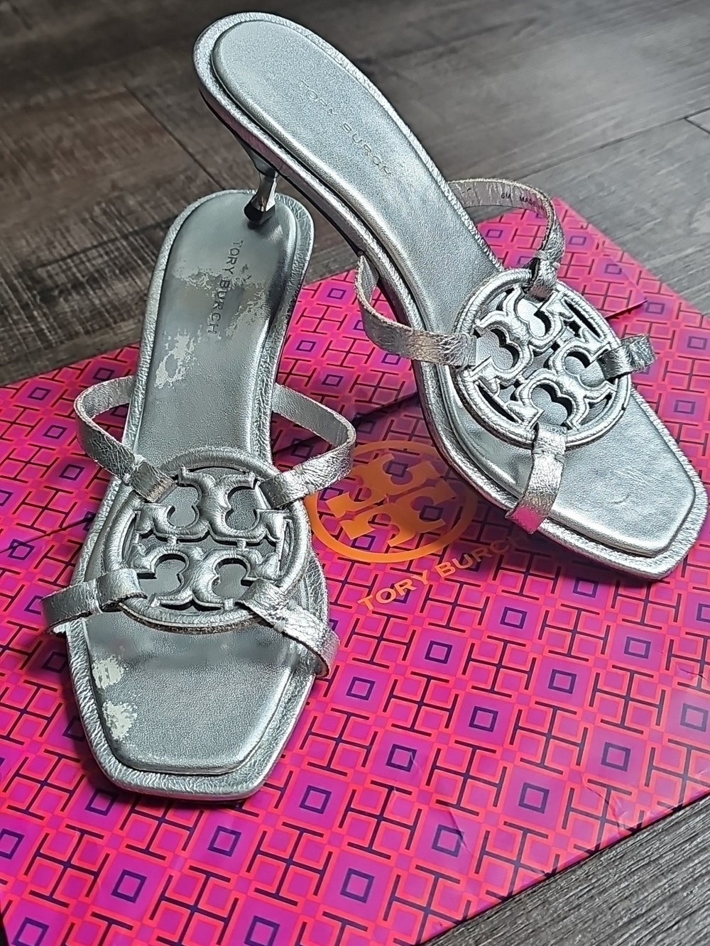 Tory Burch - Silver Metallic Logo Strappy Heel Sandals